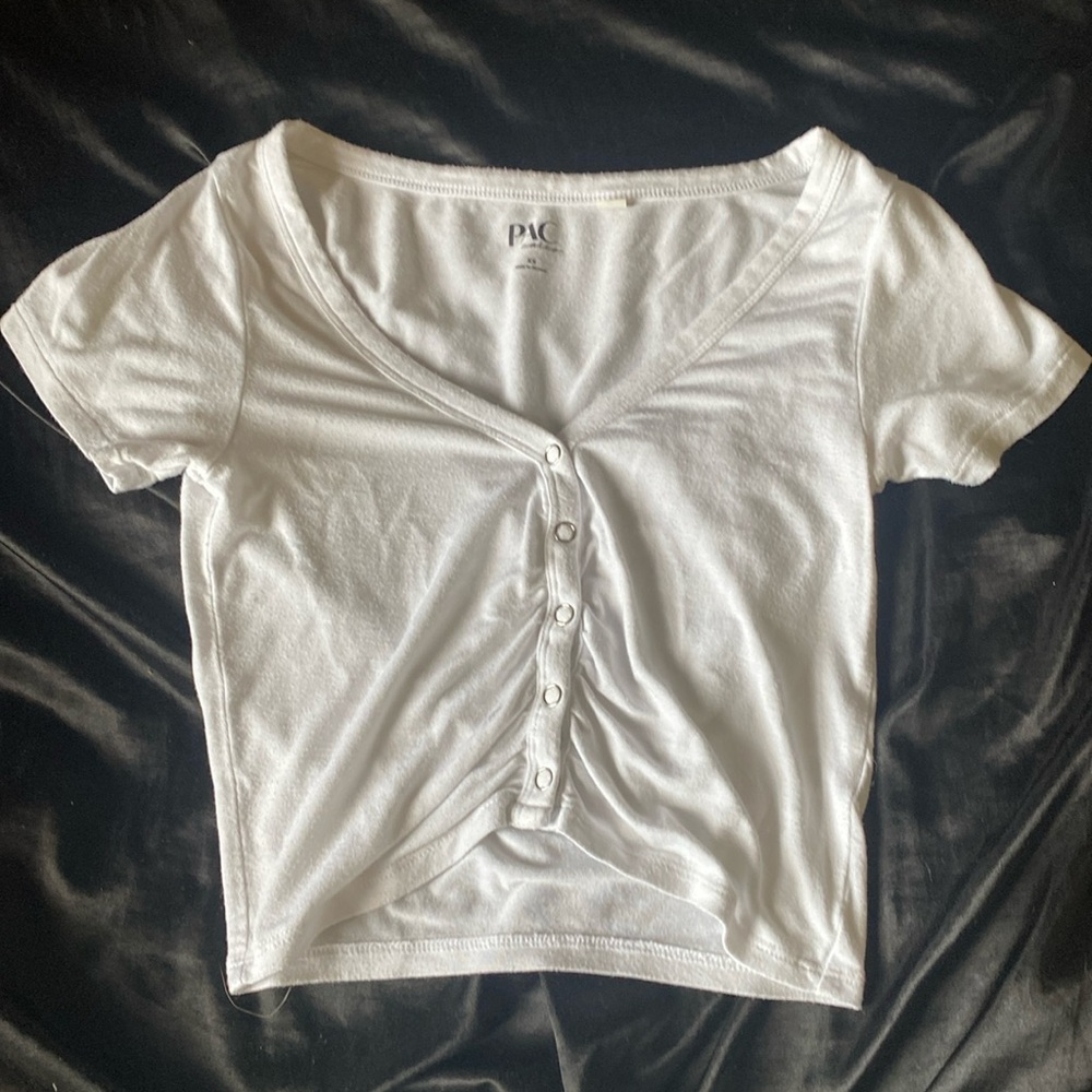white cropped v-neck shirt